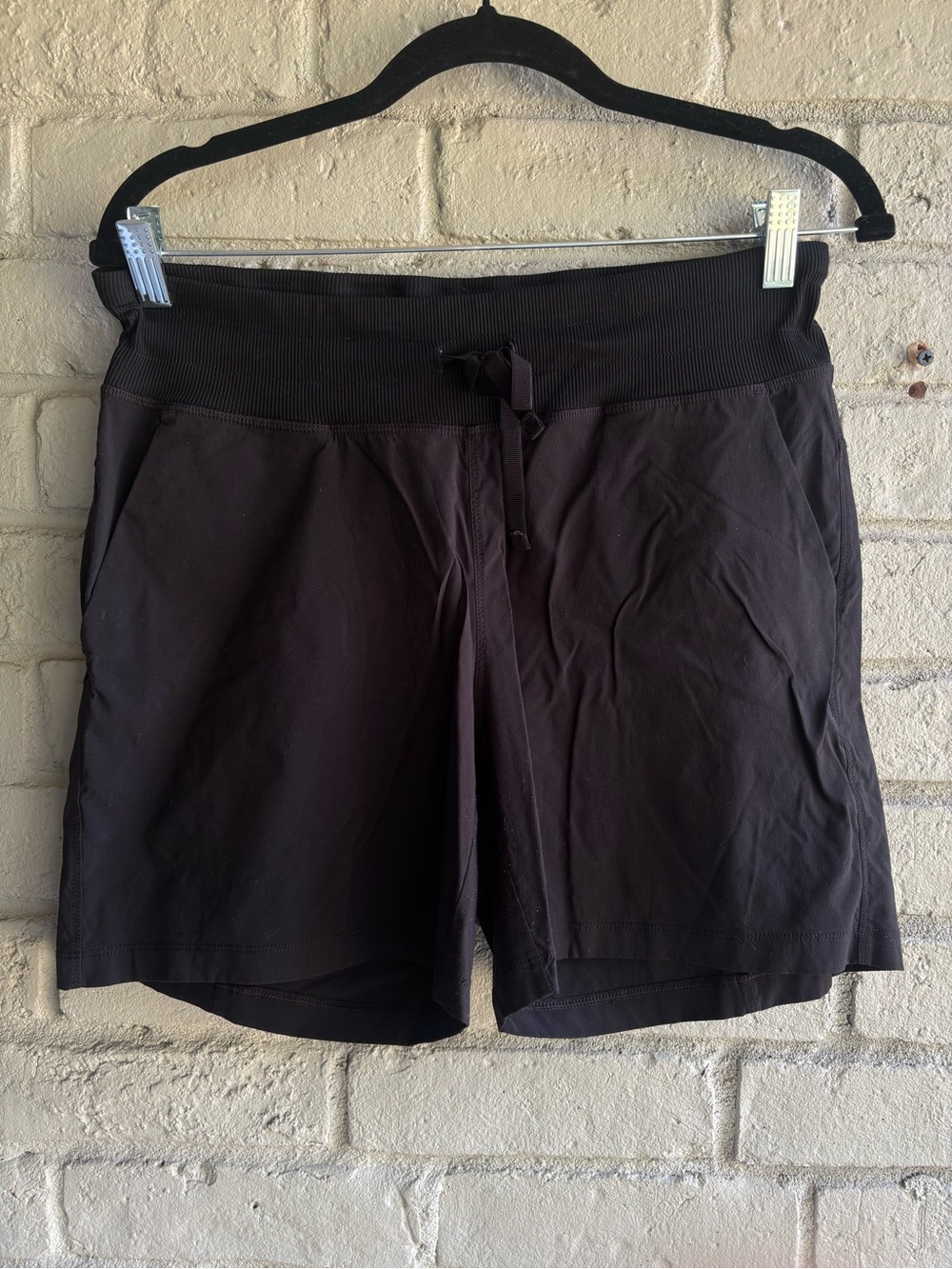 Tuff Athletic Sz M preloved Women’s Black Drawstring athletic Shorts W/Pockets